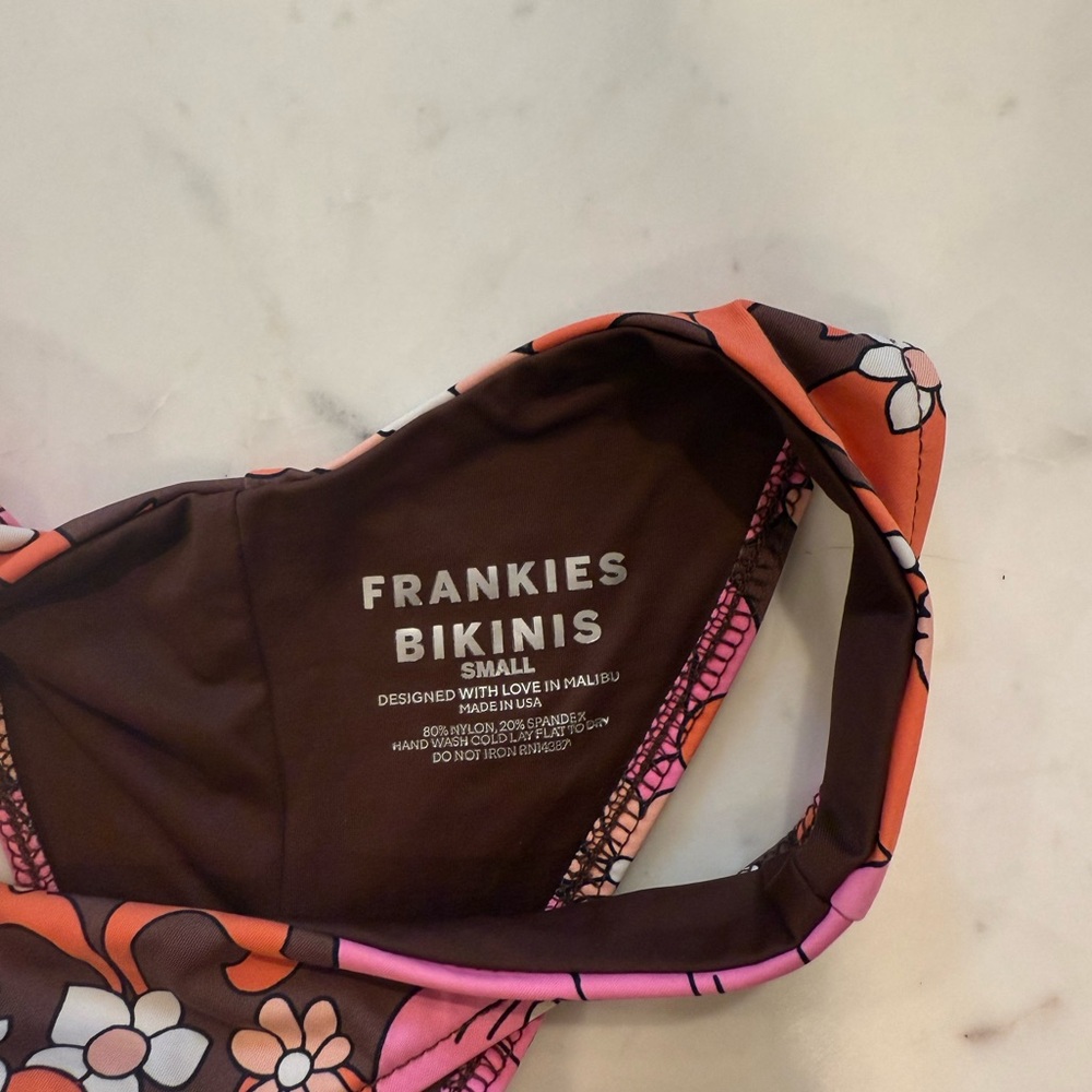 Frankie’s Bikini, brown/pink/orange floral pattern 🌸 #frankiesbikinis #bikini - Picture 3 of 3